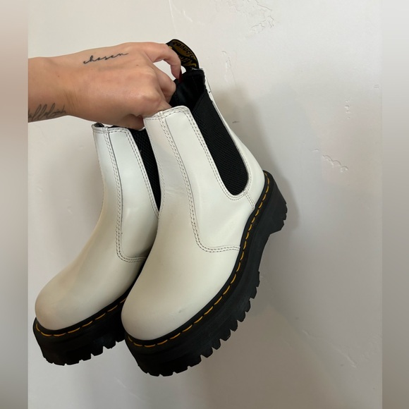 Doc Martin boots (worn once) great condition real leather - Picture 1 of 3